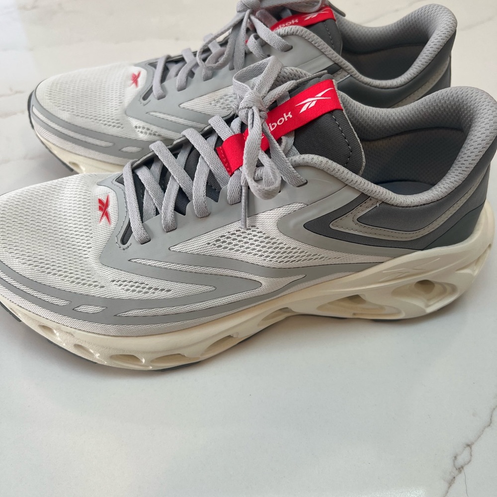 Reebok Fuel Flex Run White and Gray Running Shoes with Red Highlights